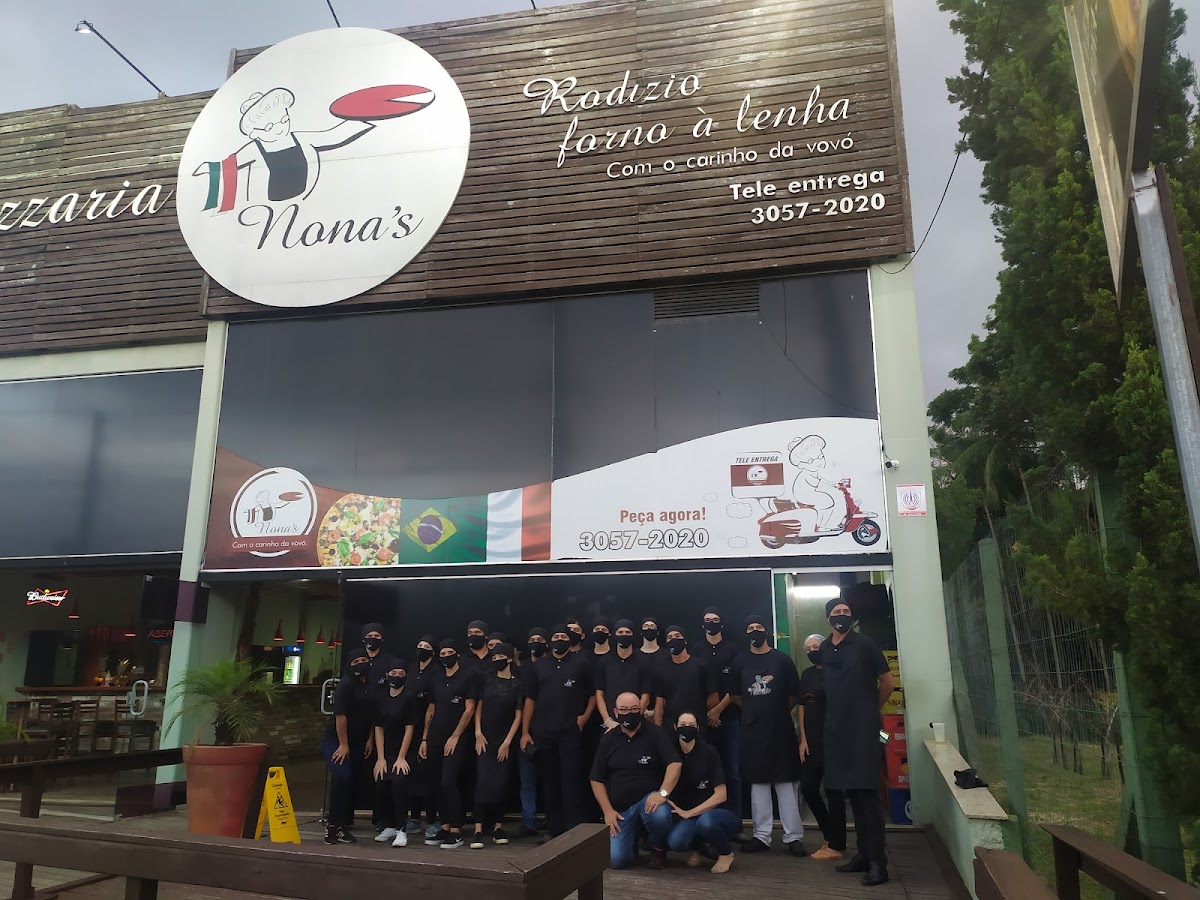 Nona's Pizzaria